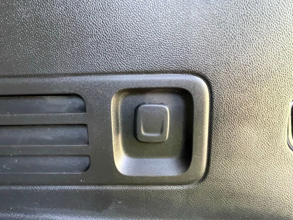 Certified 2023 Chevrolet Traverse LT AWD/4WD image 19