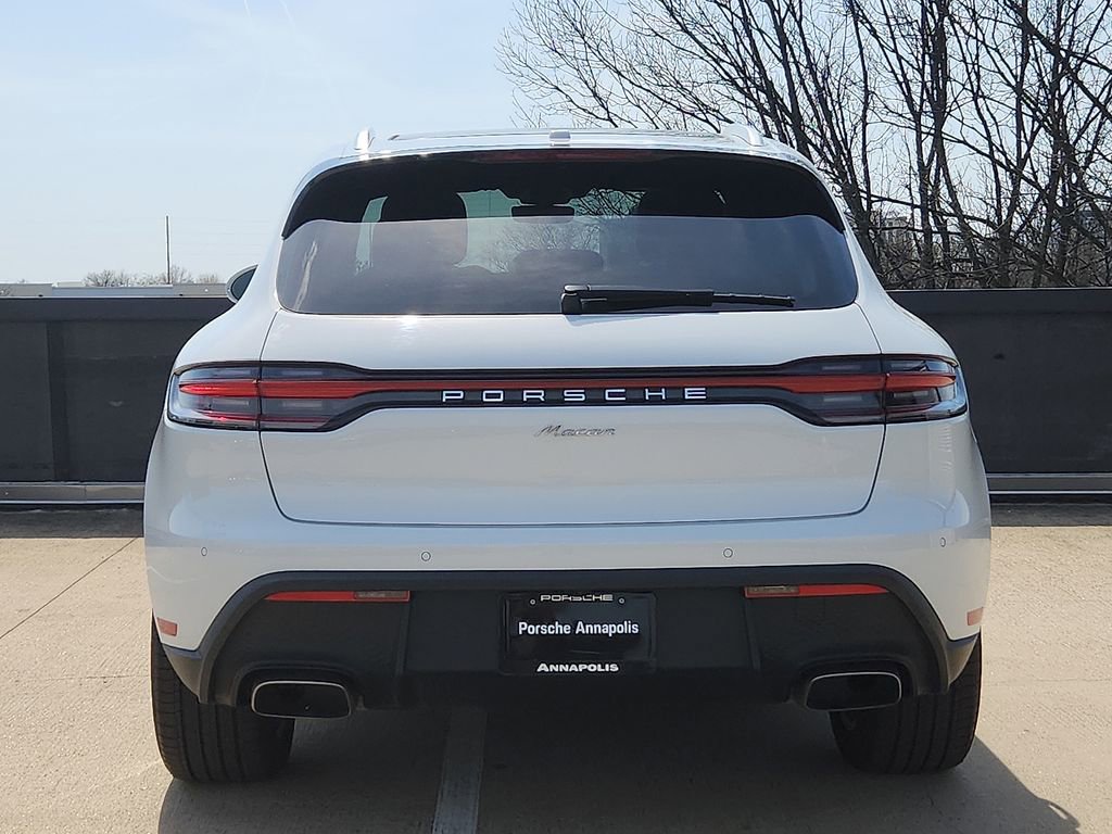 Certified 2025 Porsche Macan image 8