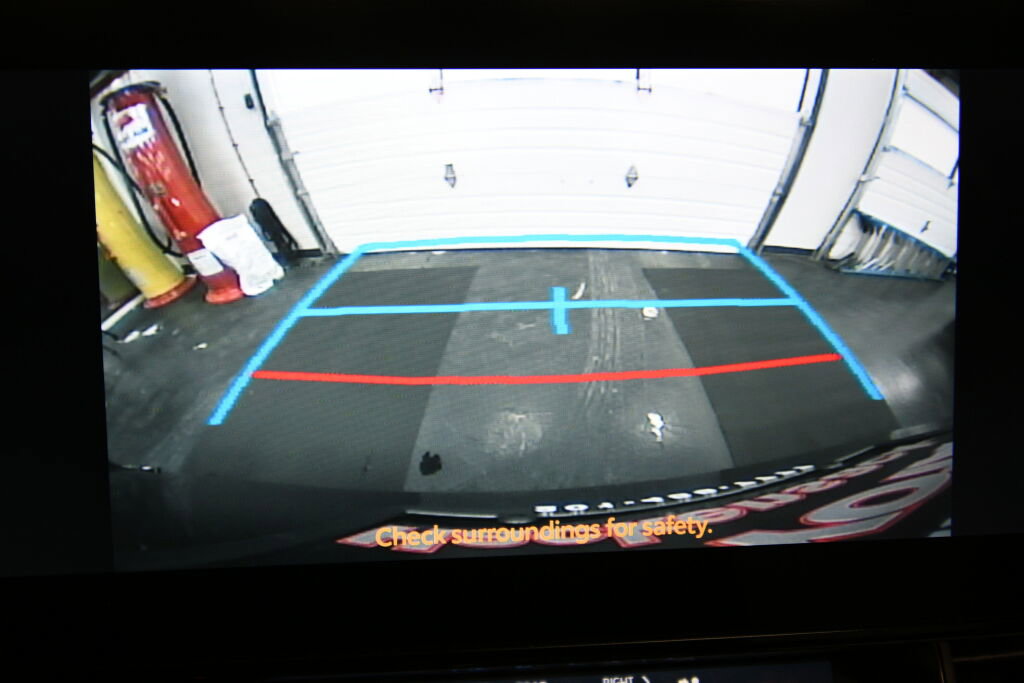 Used 2025 Toyota Sienna XSE w/ XSE Plus Package image 17