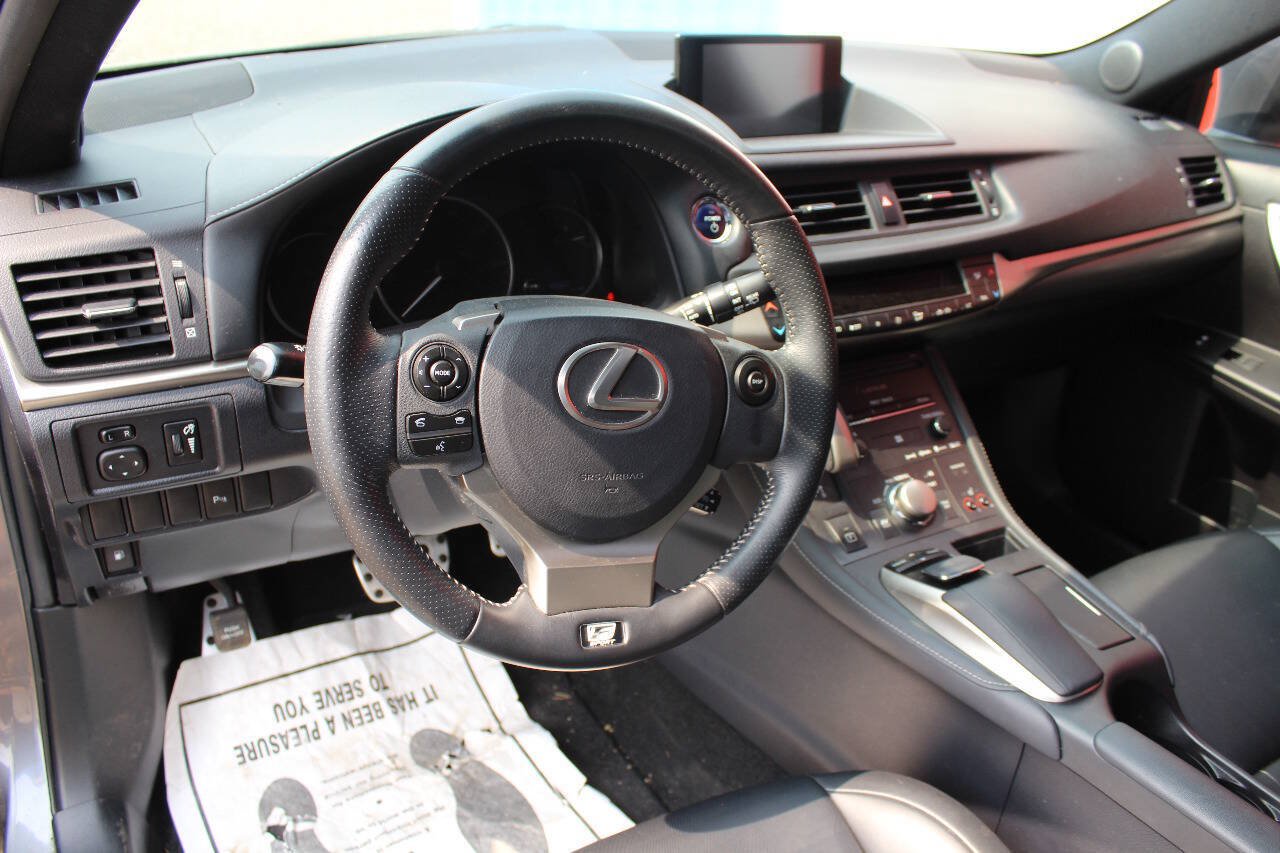 Used 2014 Lexus CT 200h w/ F Sport w/Nuluxe Interior FWD image 9