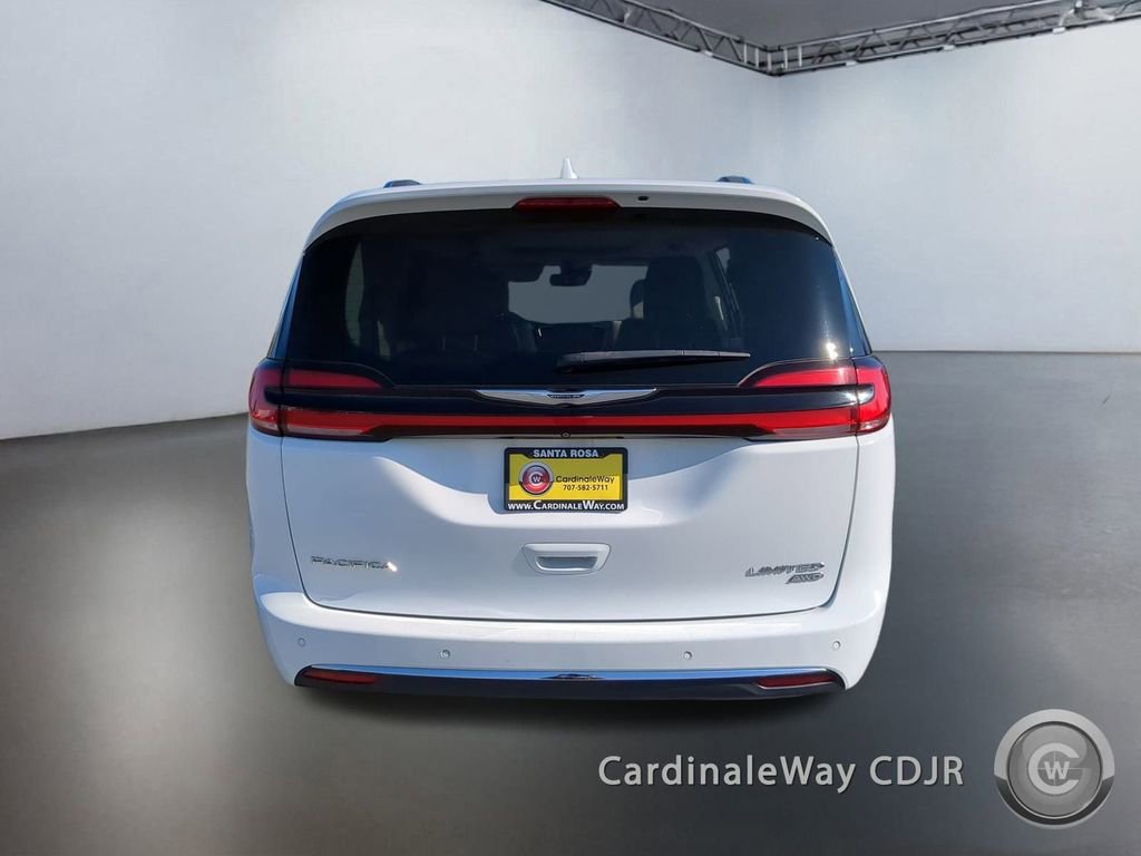 Used 2021 Chrysler Pacifica Limited w/ Premium & Safety Sphere Group image 4