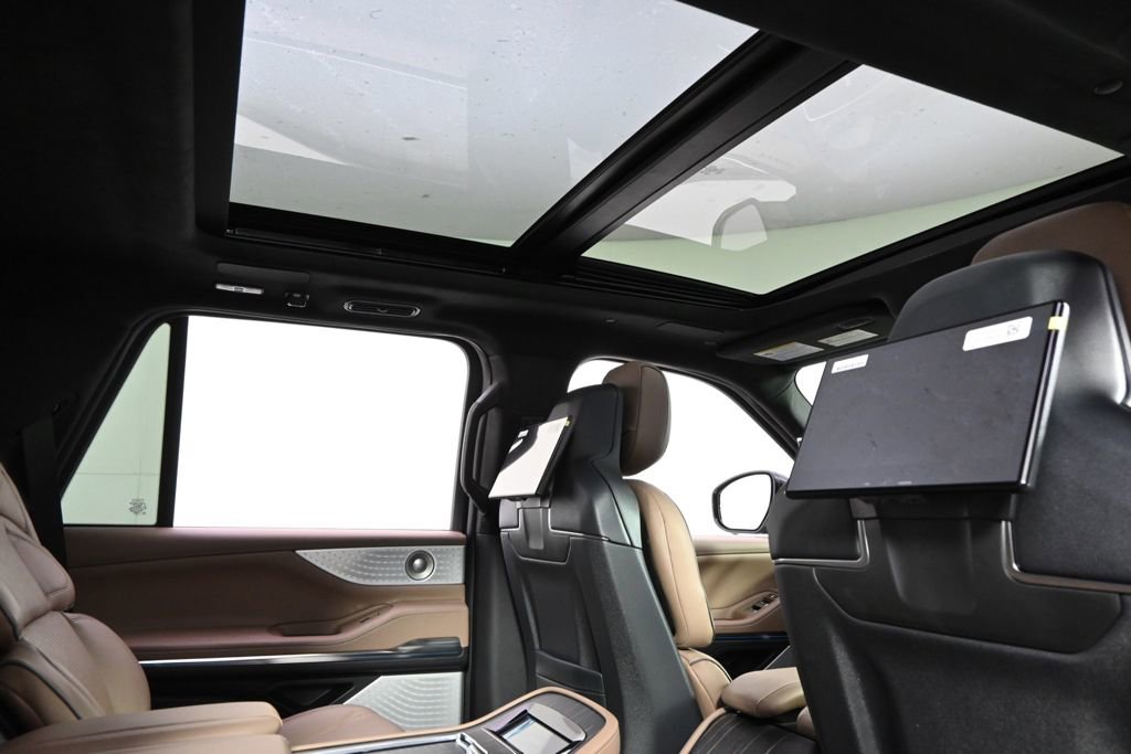 New 2026 Lincoln Navigator Black Label image 17