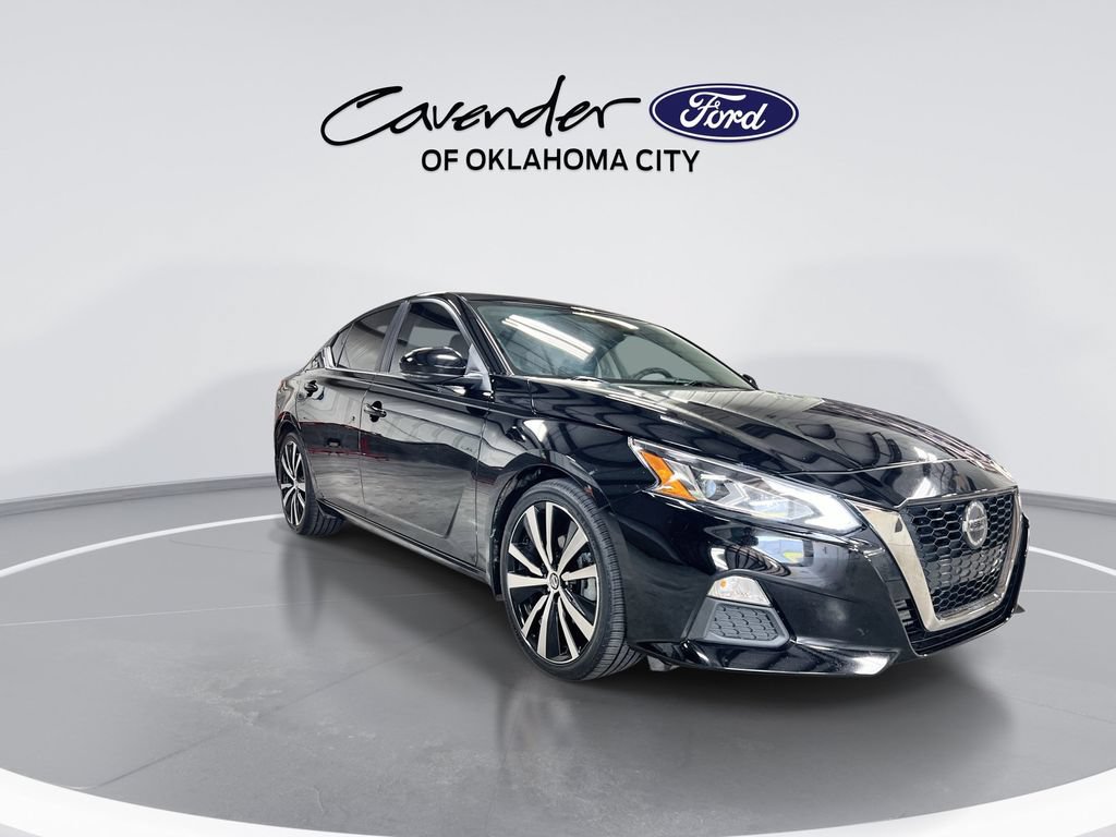 Used 2022 Nissan Altima 2.0 SR FWD image 2