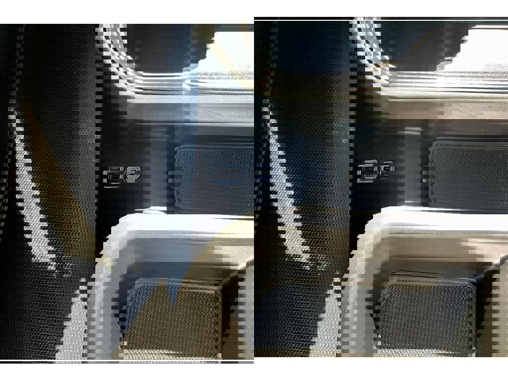 Used 2024 GMC Sierra 2500 AT4 image 25