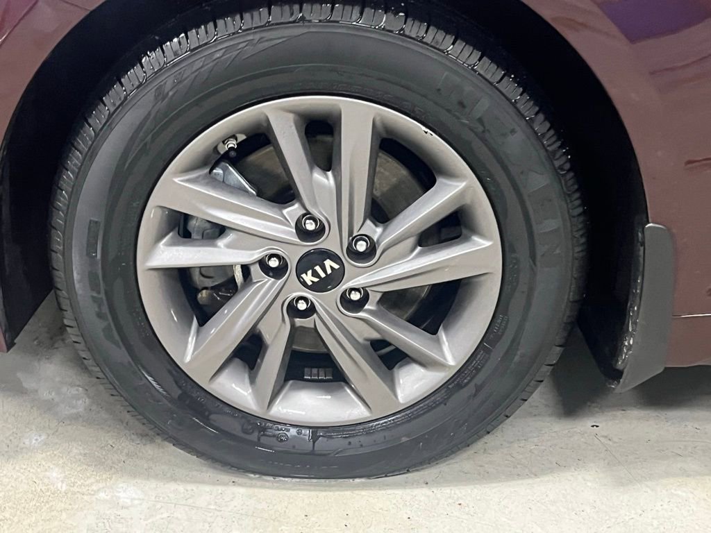 Used 2020 Kia Optima LX image 9