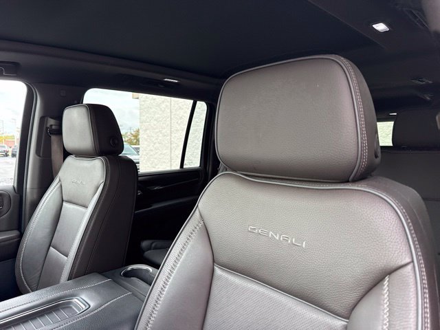 Used 2023 GMC Yukon XL Denali w/ Max Trailering Package AWD/4WD image 16