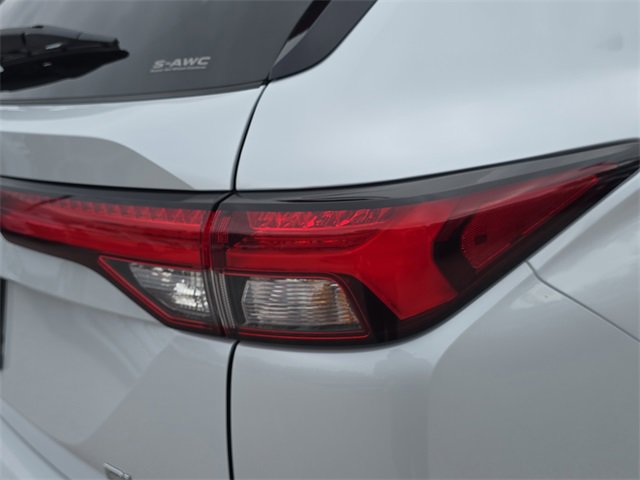 Used 2024 Mitsubishi Outlander Ralliart image 11