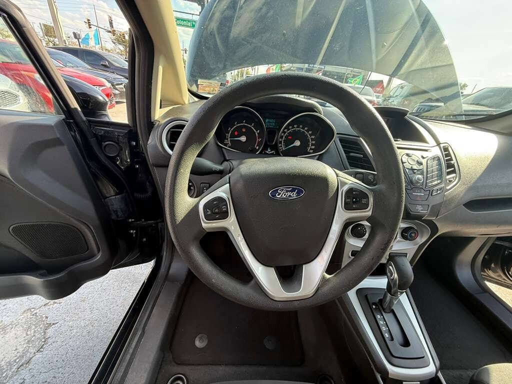 Used 2019 Ford Fiesta SE image 9