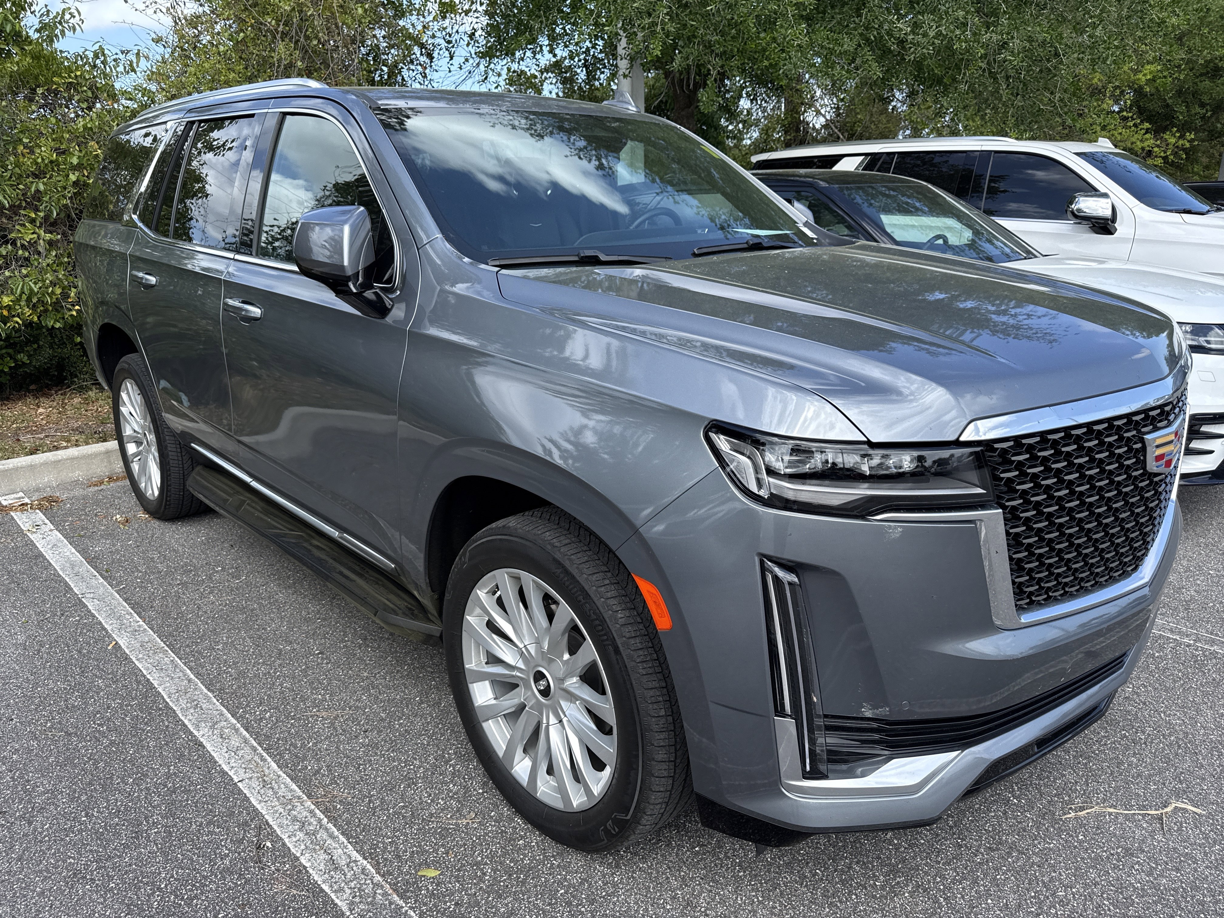 Used 2021 Cadillac Escalade Luxury image 1