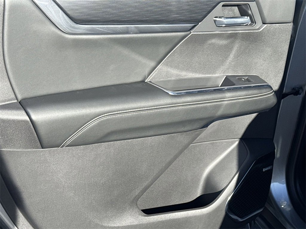 New 2025 GMC Acadia Elevation image 30