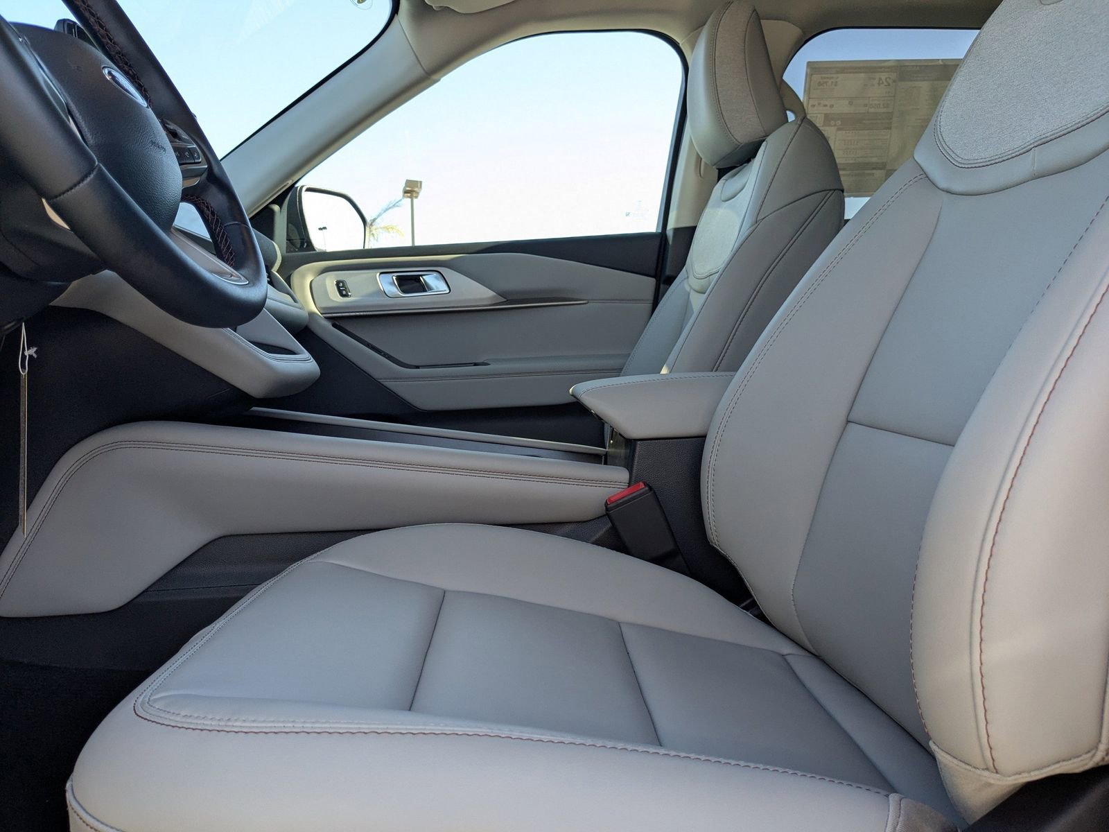 New 2026 Ford Explorer Active w/ Active Comfort Package image 24