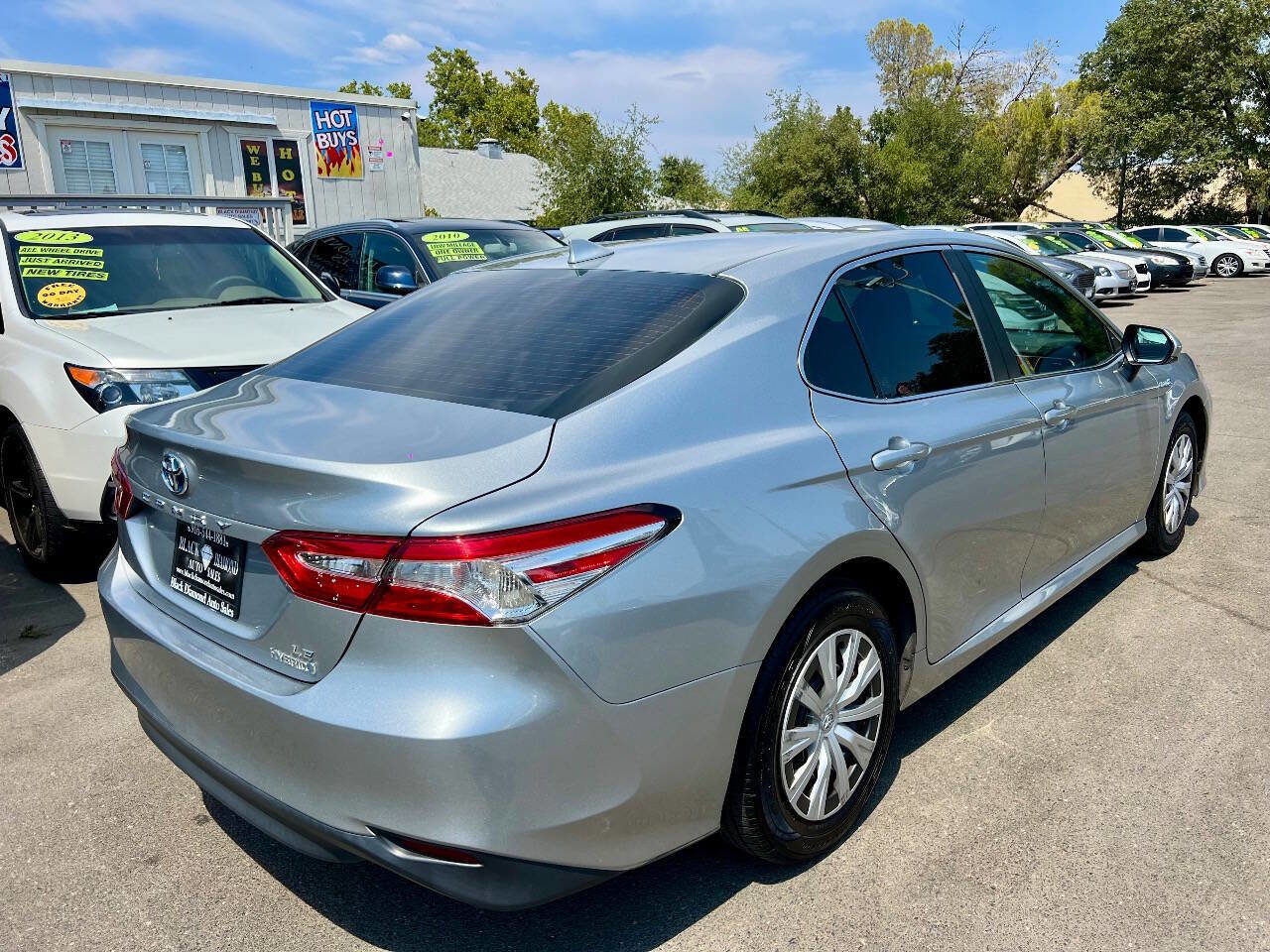 Used 2020 Toyota Camry LE image 7