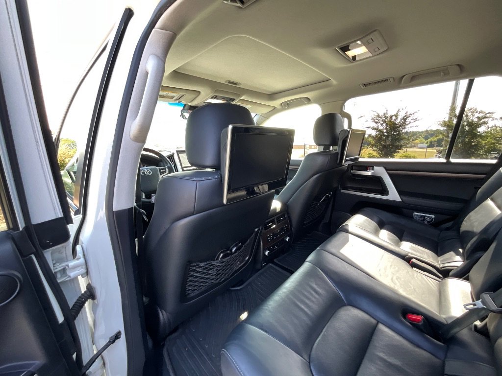 Used 2016 Toyota Land Cruiser image 24