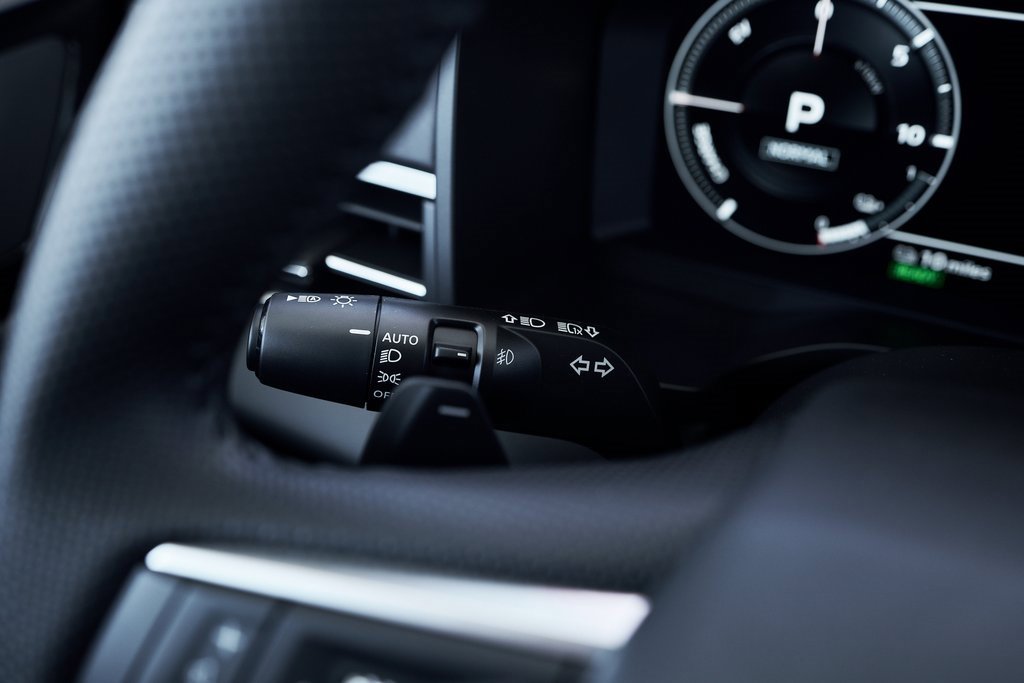 New 2025 Mitsubishi Outlander SE image 34