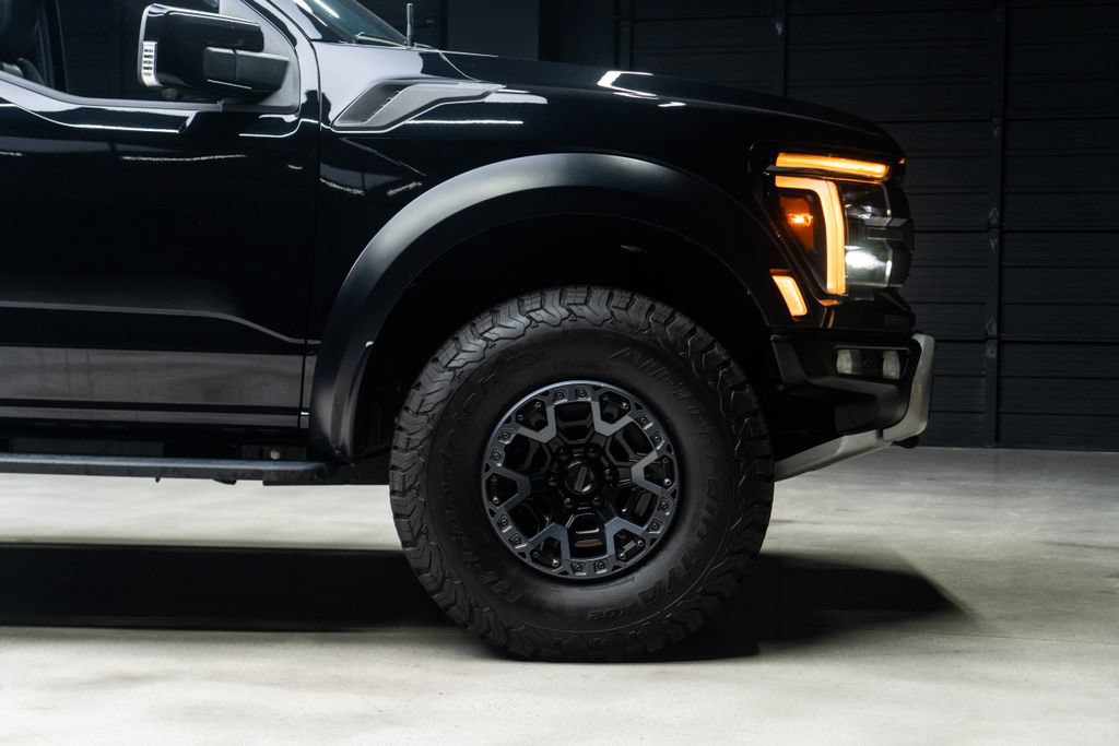 Used 2025 Ford F150 Raptor AWD/4WD image 11