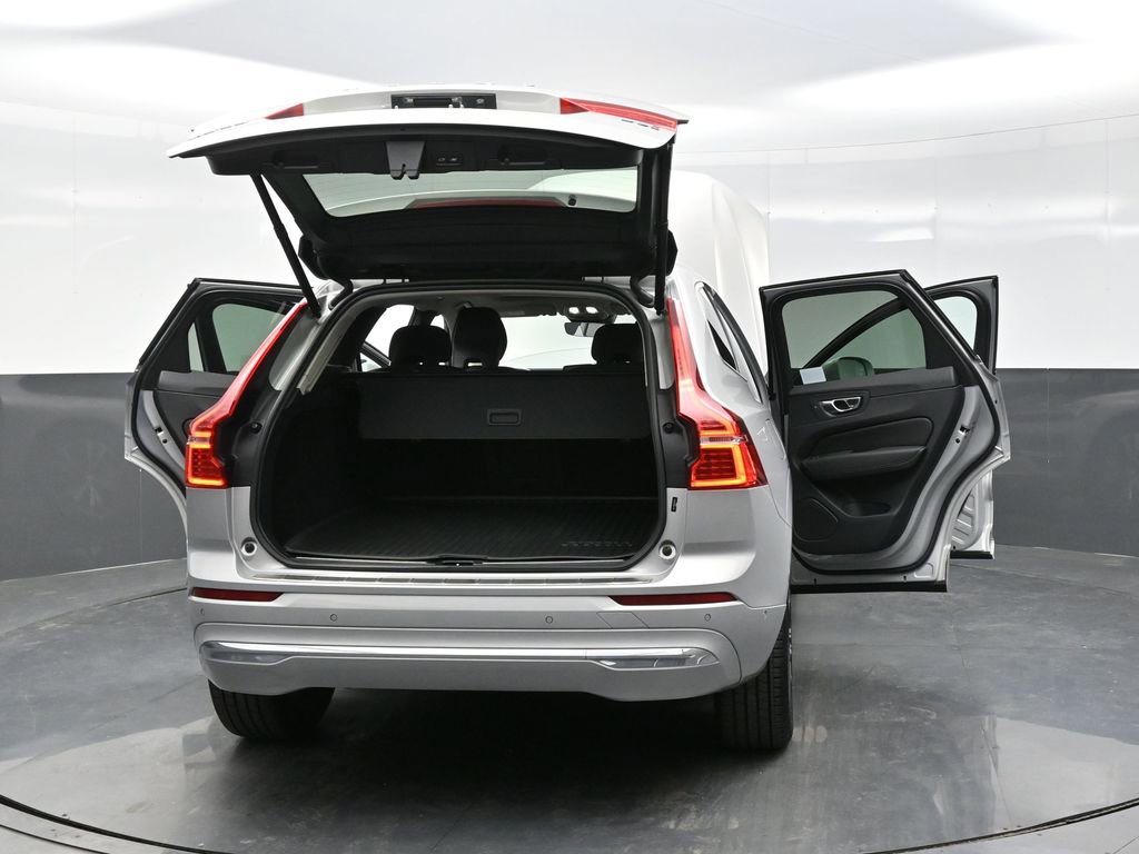 Used 2023 Volvo XC60 B5 Plus w/ Climate Package image 37
