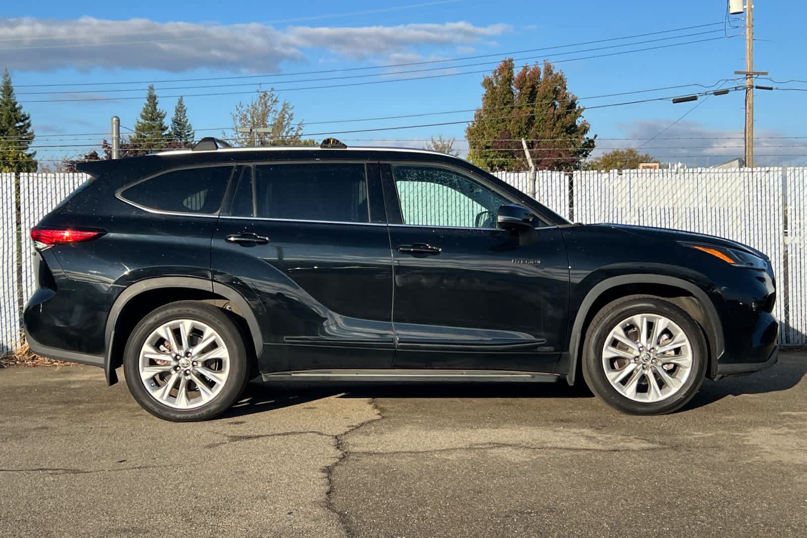 Used 2021 Toyota Highlander Limited AWD/4WD image 6