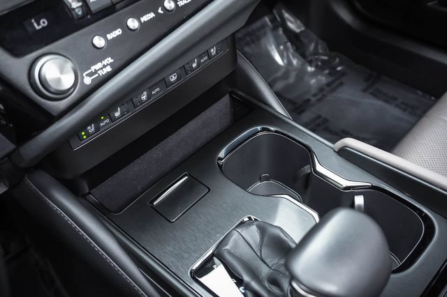 Certified 2025 Lexus ES 300h w/ Accessory Package (Z2) FWD image 17
