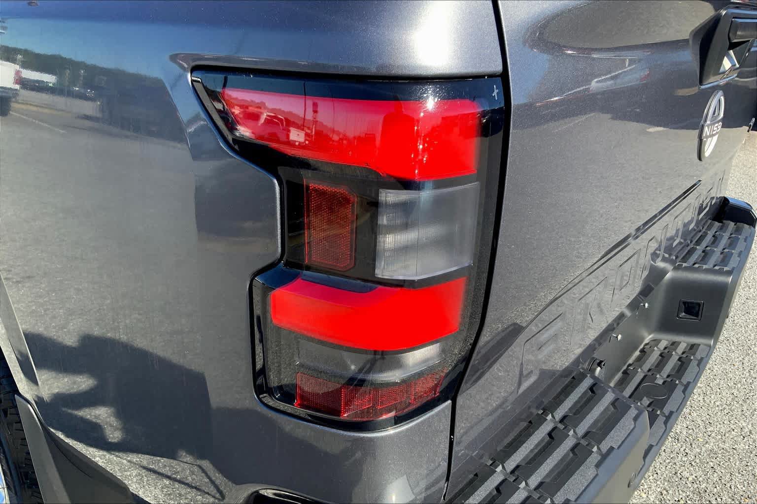 Used 2023 Nissan Frontier SV w/ Technology Package RWD image 26