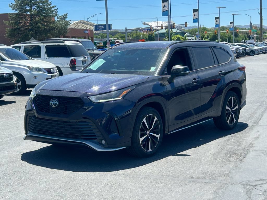 Used 2022 Toyota Highlander XSE AWD/4WD image 9