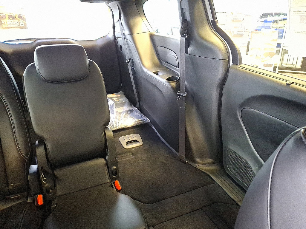 New 2026 Chrysler Pacifica Select image 16
