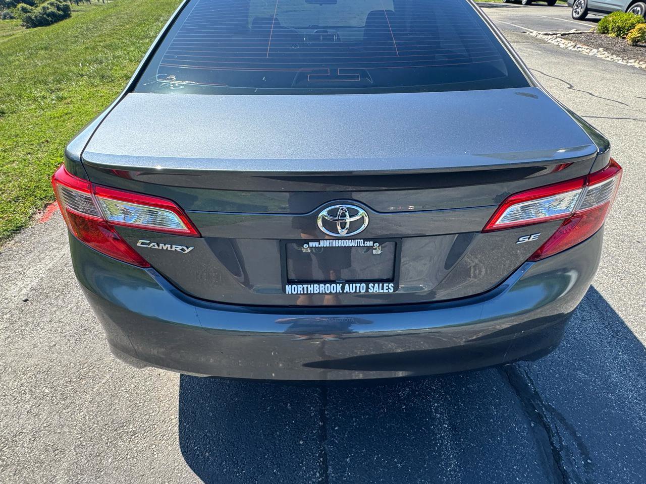 Used 2012 Toyota Camry SE FWD image 25