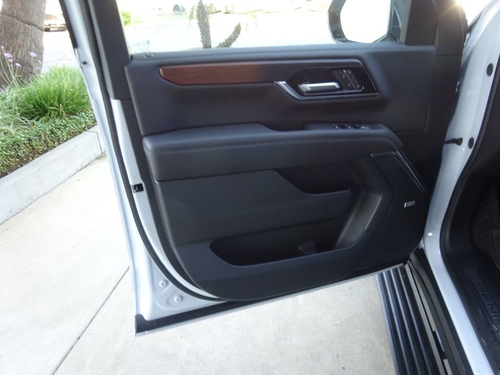 New 2026 GMC Yukon XL Denali w/ Denali Reserve Package AWD/4WD image 25