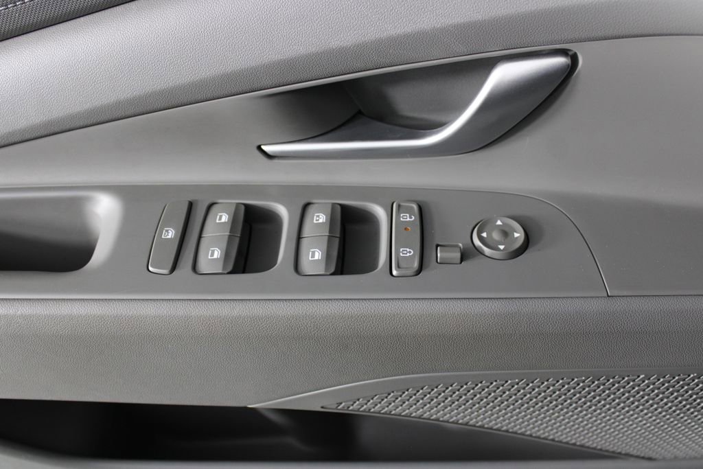 Certified 2024 Hyundai Elantra SEL FWD image 23