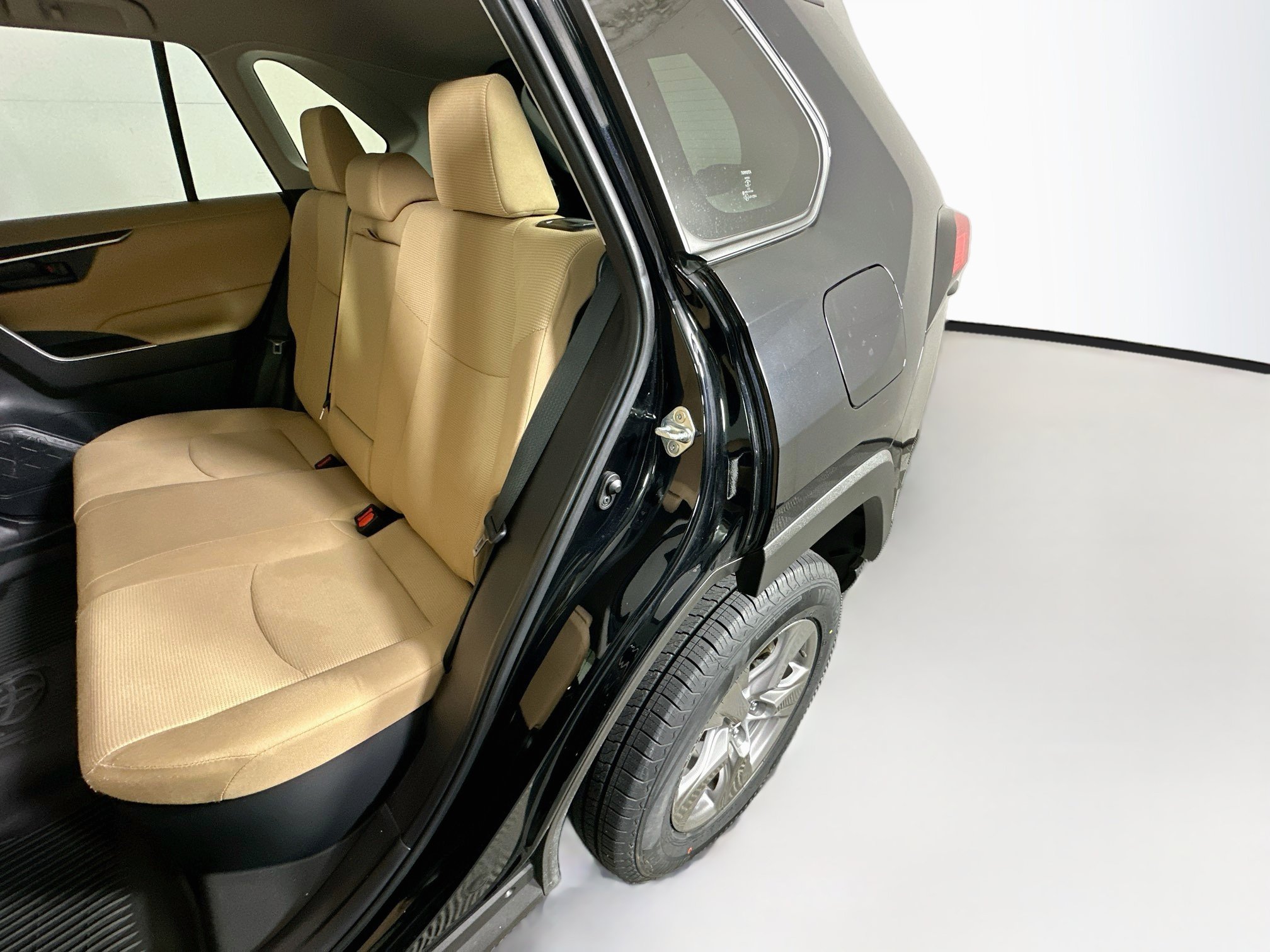 Certified 2023 Toyota RAV4 LE AWD/4WD image 25