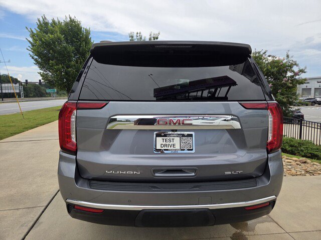Used 2022 GMC Yukon SLT w/ SLT Luxury Package RWD image 4