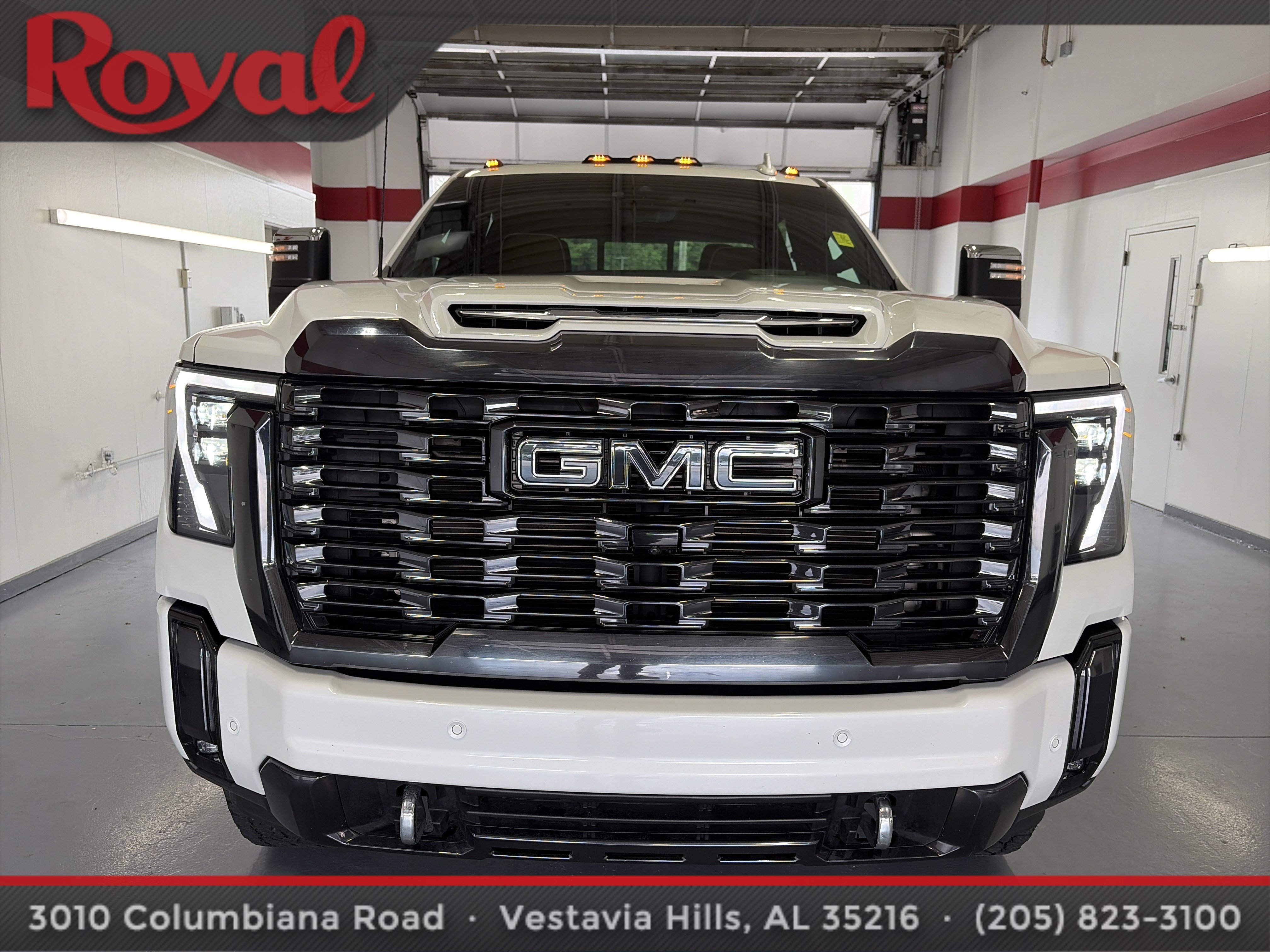 Used 2024 GMC Sierra 2500 Denali Ultimate w/ Max Trailering Package AWD/4WD image 7