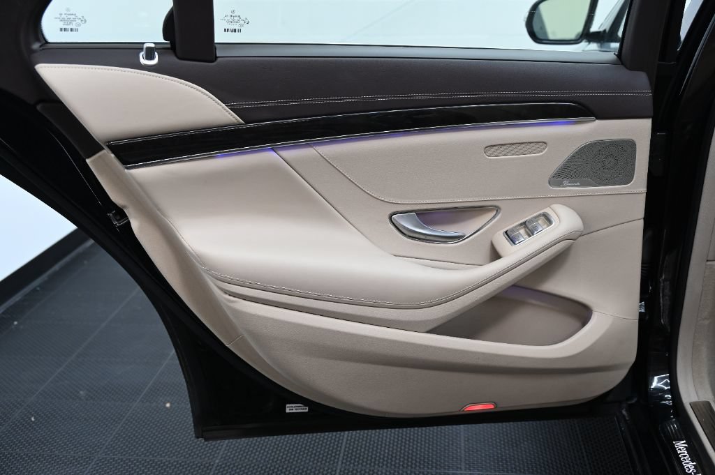 Used 2016 Mercedes-Benz S 550 Sedan image 34