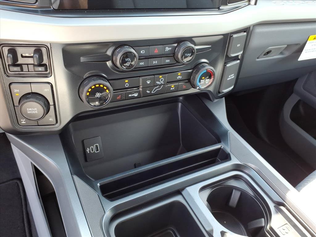 New 2026 Ford F250 XLT w/ XLT Premium Package AWD/4WD image 14