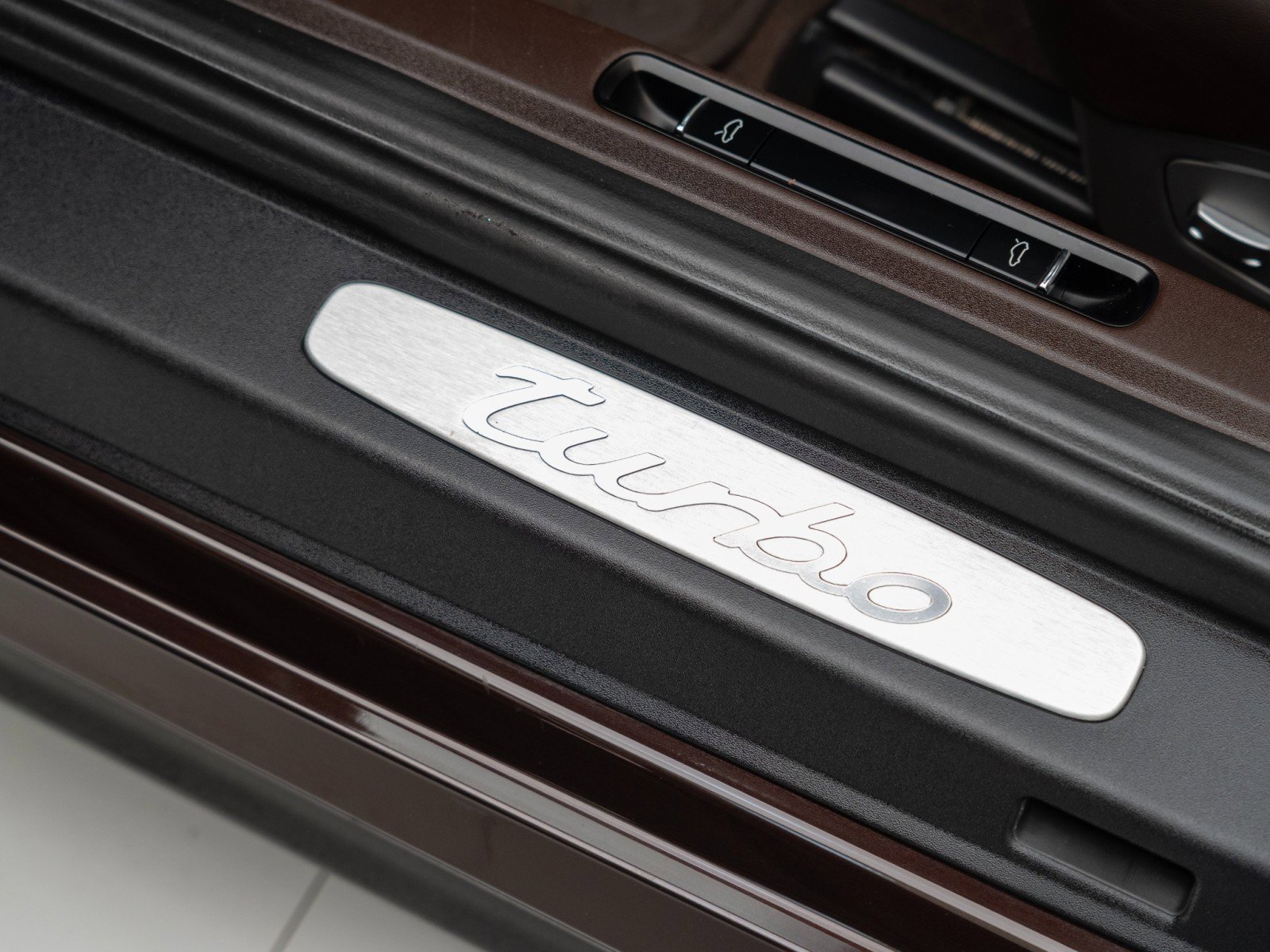 Certified 2014 Porsche 911 Turbo image 16