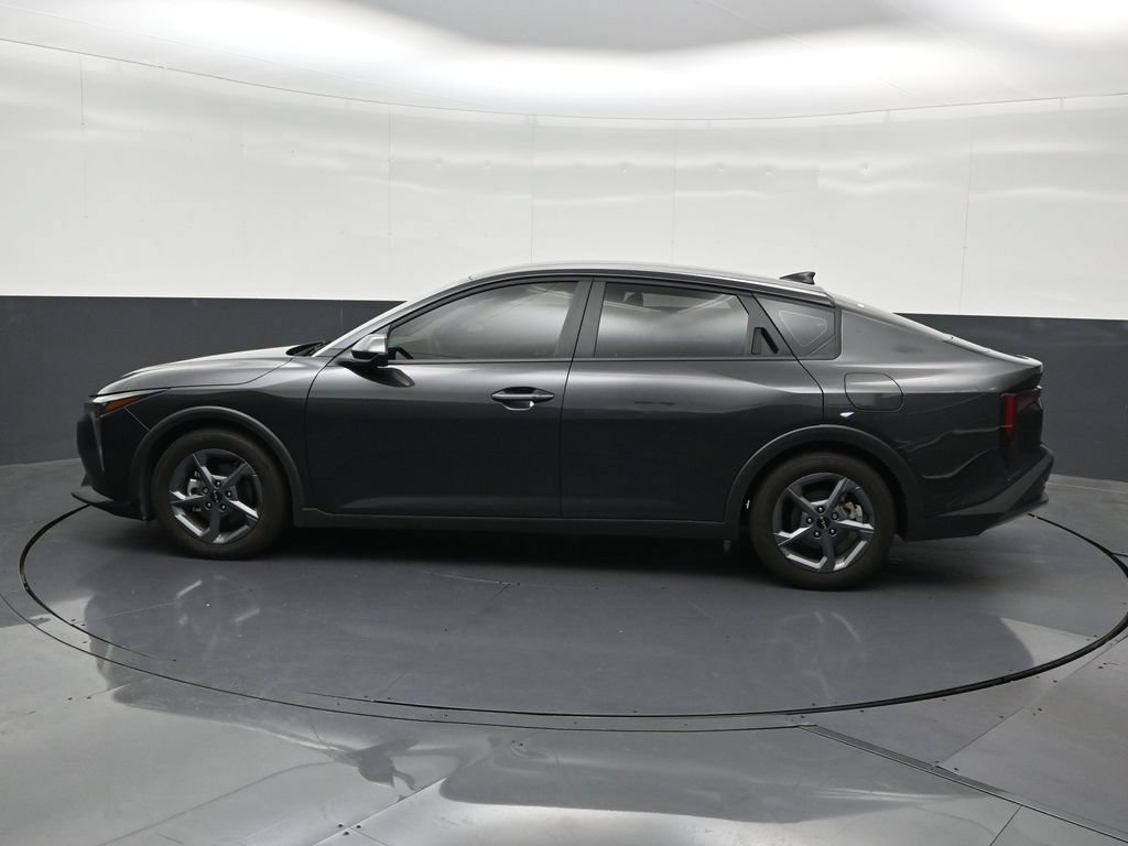 Used 2025 Kia K4 FWD image 2