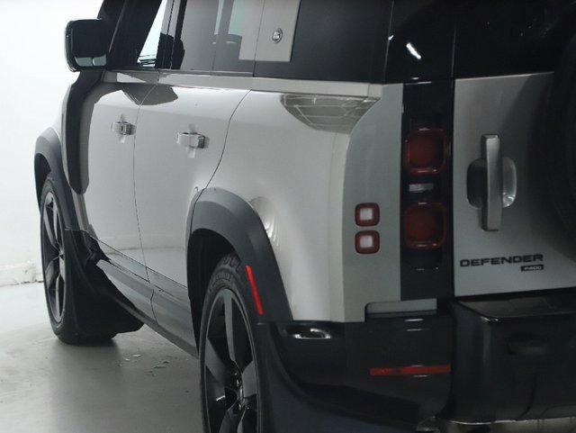 Used 2022 Land Rover Defender 110 X-Dynamic HSE AWD/4WD image 6