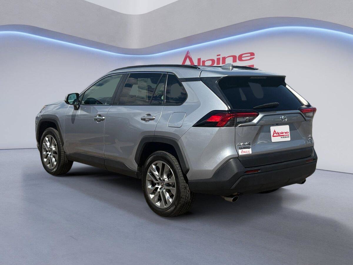 Used 2022 Toyota RAV4 XLE Premium AWD/4WD image 3