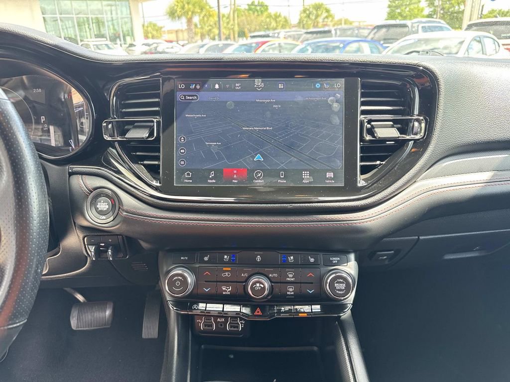 Used 2023 Dodge Durango GT image 25