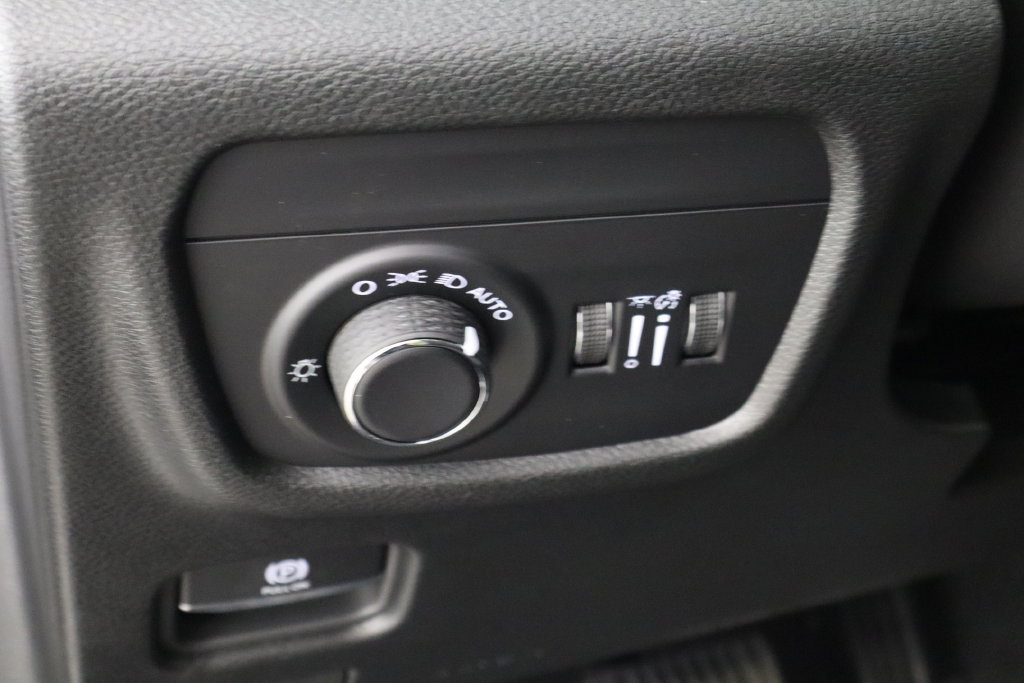 New 2026 Jeep Grand Cherokee Altitude AWD/4WD image 22