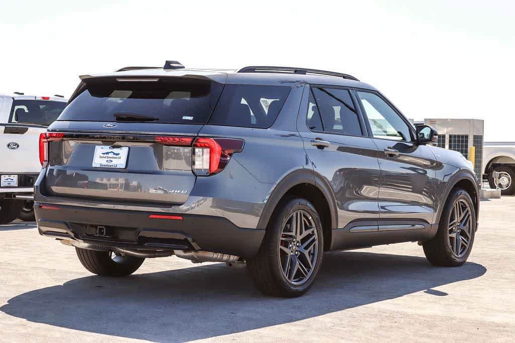 Certified 2025 Ford Explorer ST-Line w/ ST-Line Street Pack AWD/4WD image 4