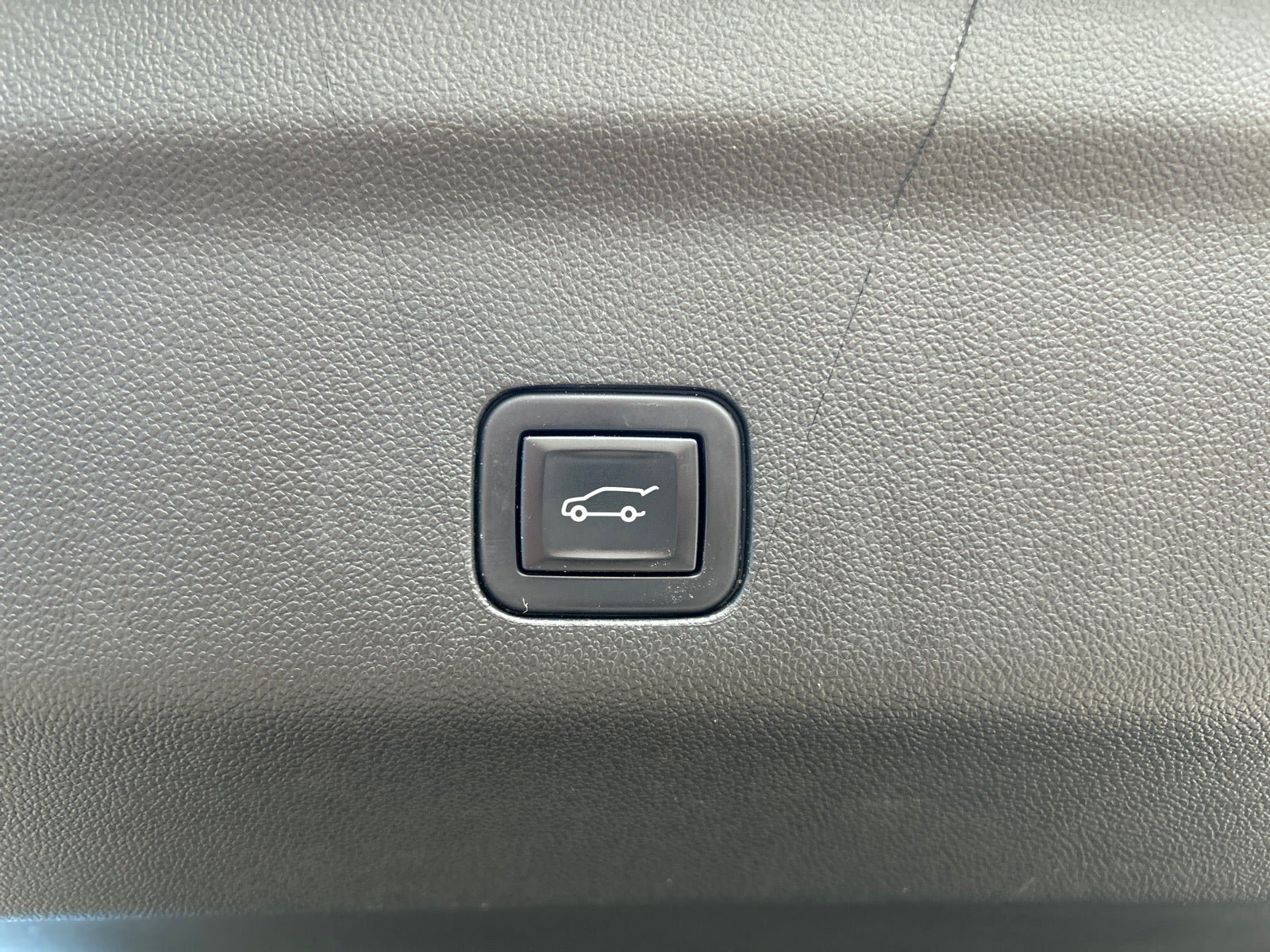 Used 2022 Chevrolet Tahoe RST w/ Luxury Package AWD/4WD image 8