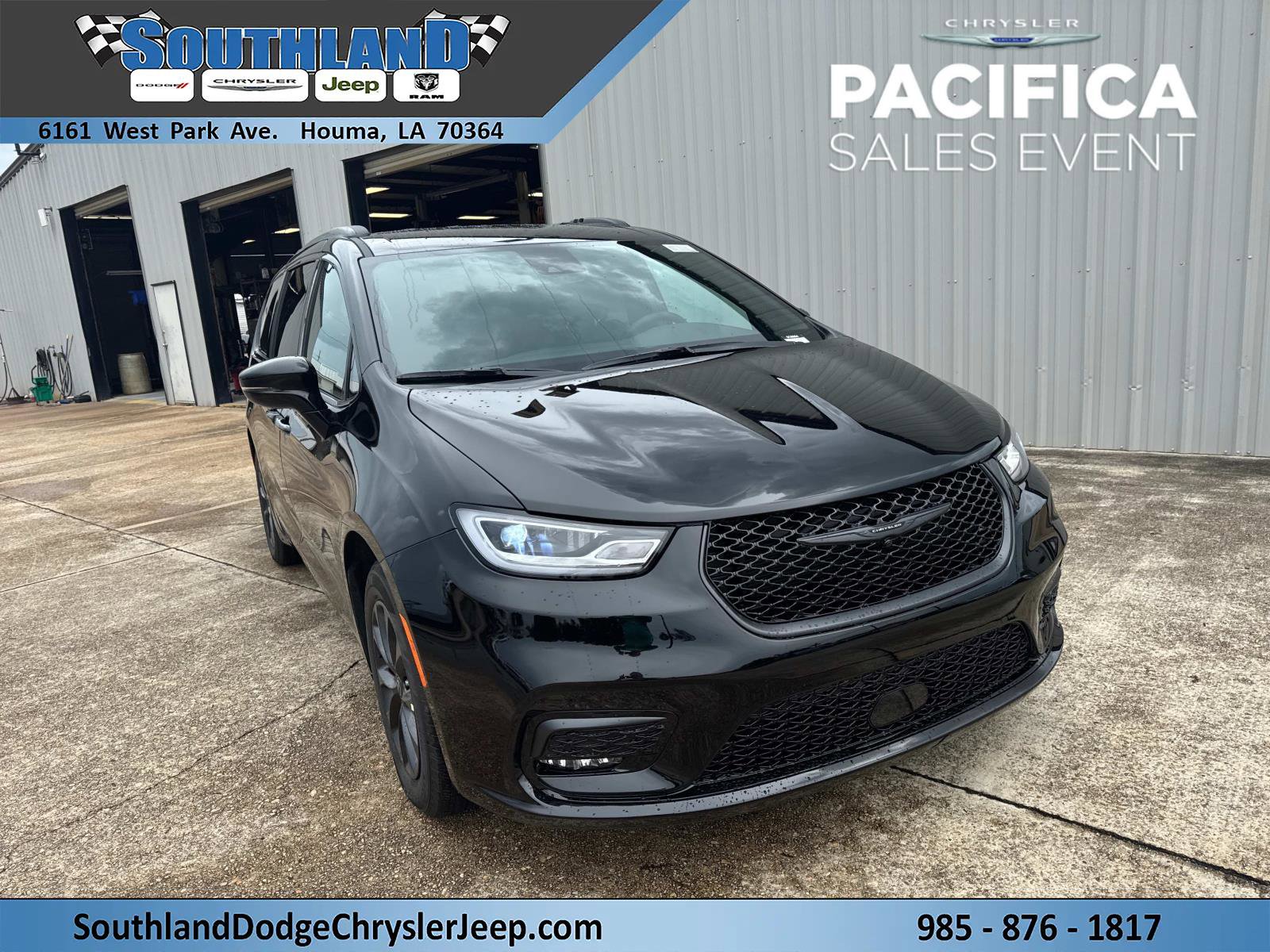 New 2025 Chrysler Pacifica Select w/ Fav Edition Package
