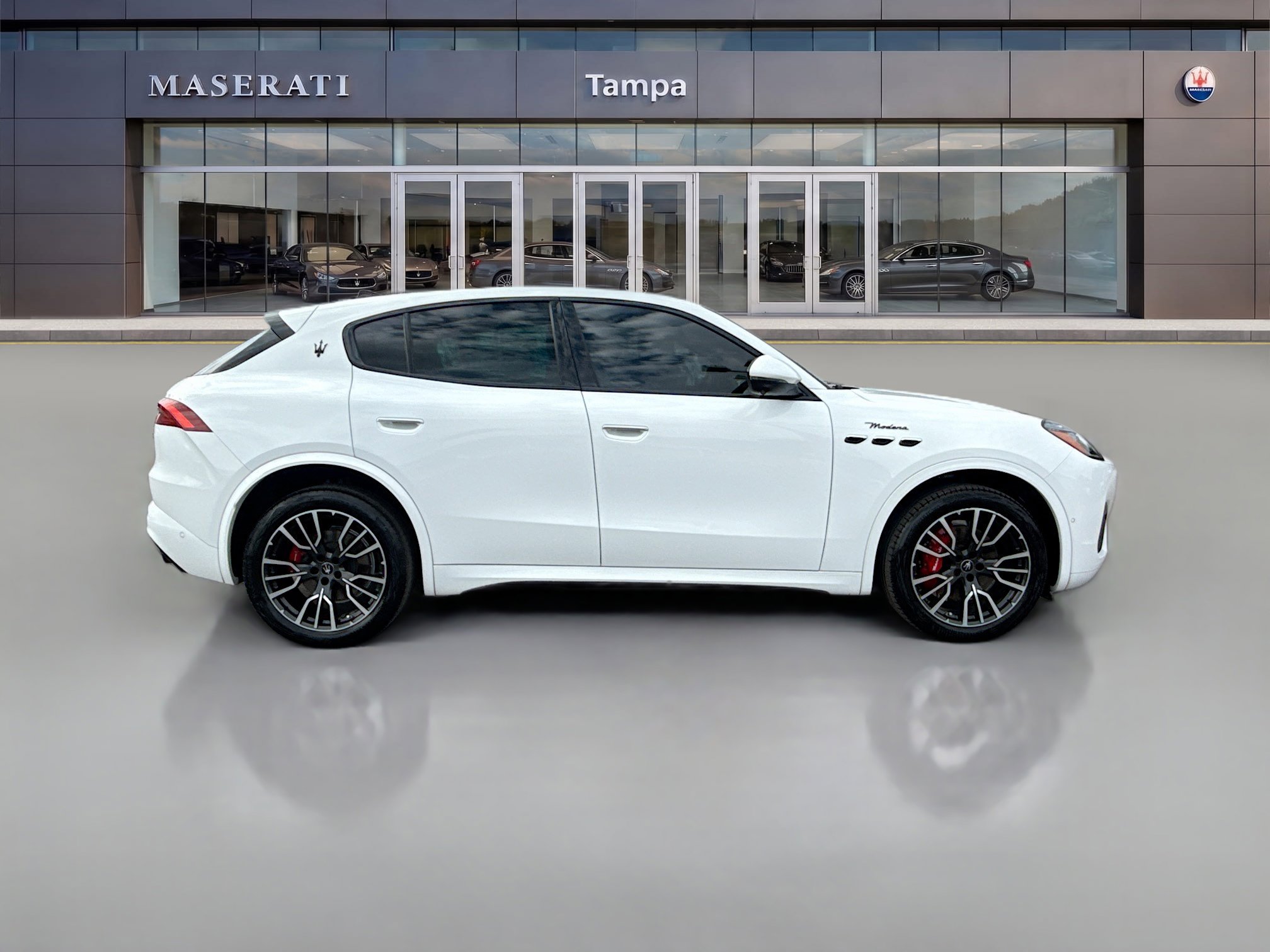 Used 2023 Maserati Grecale Modena AWD/4WD image 2