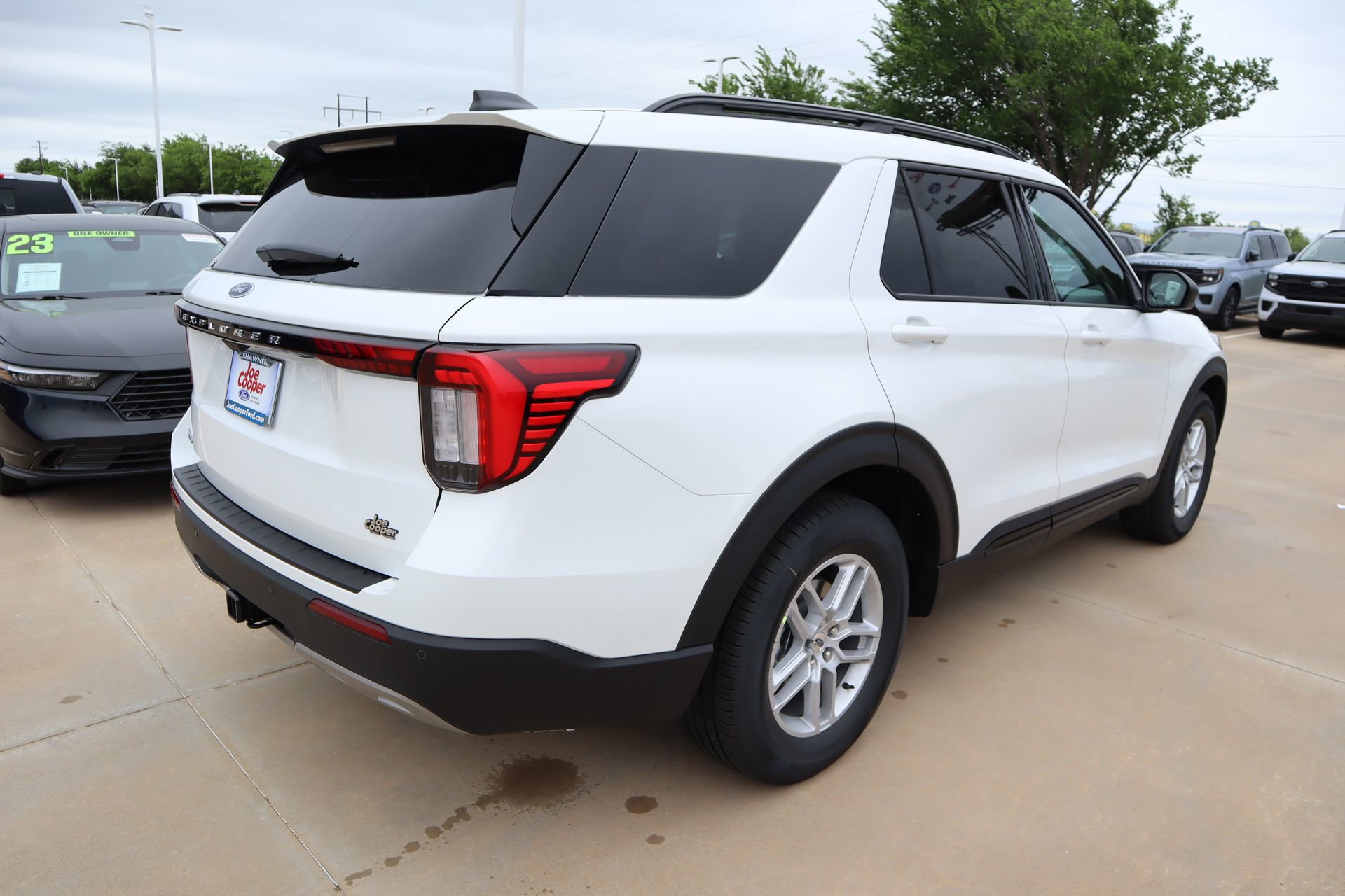 New 2026 Ford Explorer Active RWD image 23