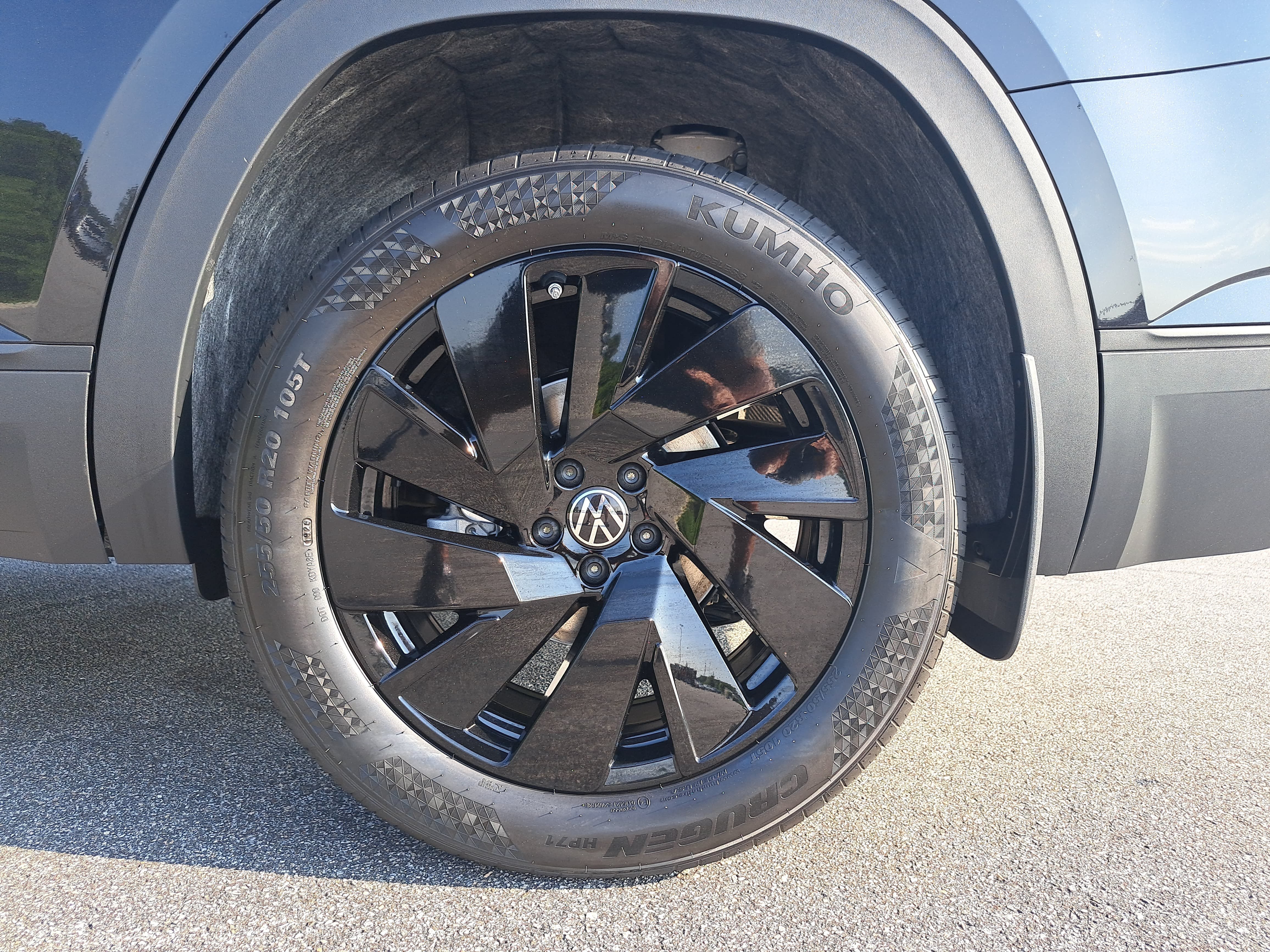 New 2026 Volkswagen Atlas SE FWD image 32