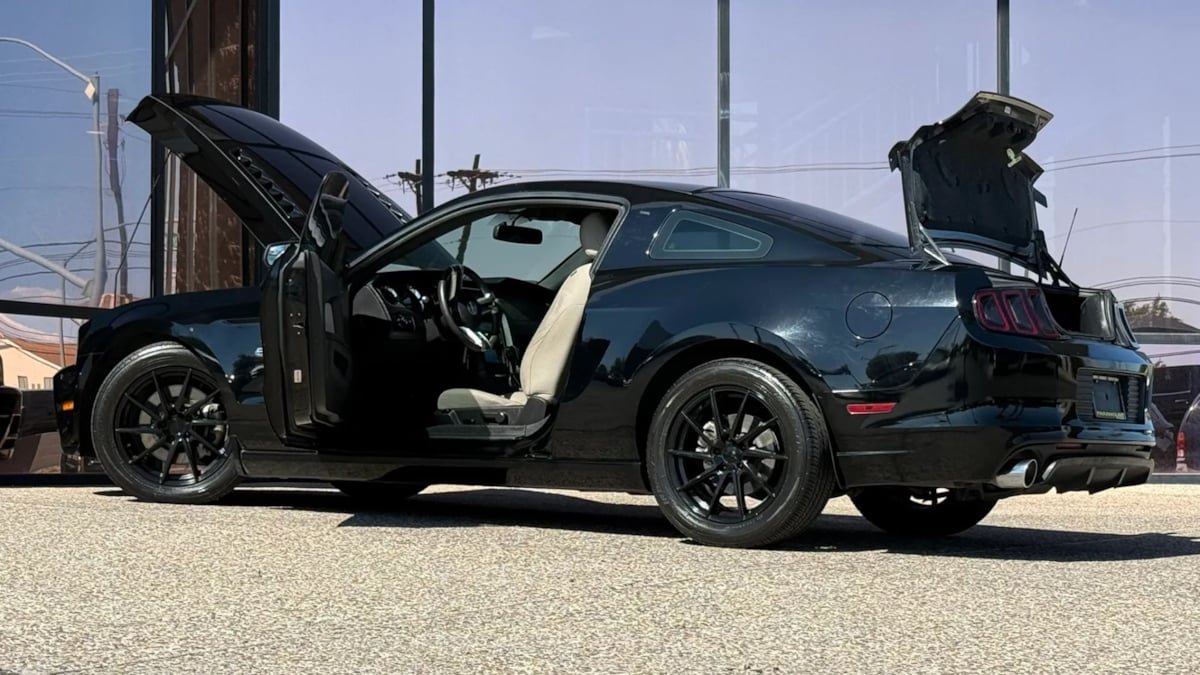 Used 2014 Ford Mustang GT w/ Equipment Group 301A RWD image 29