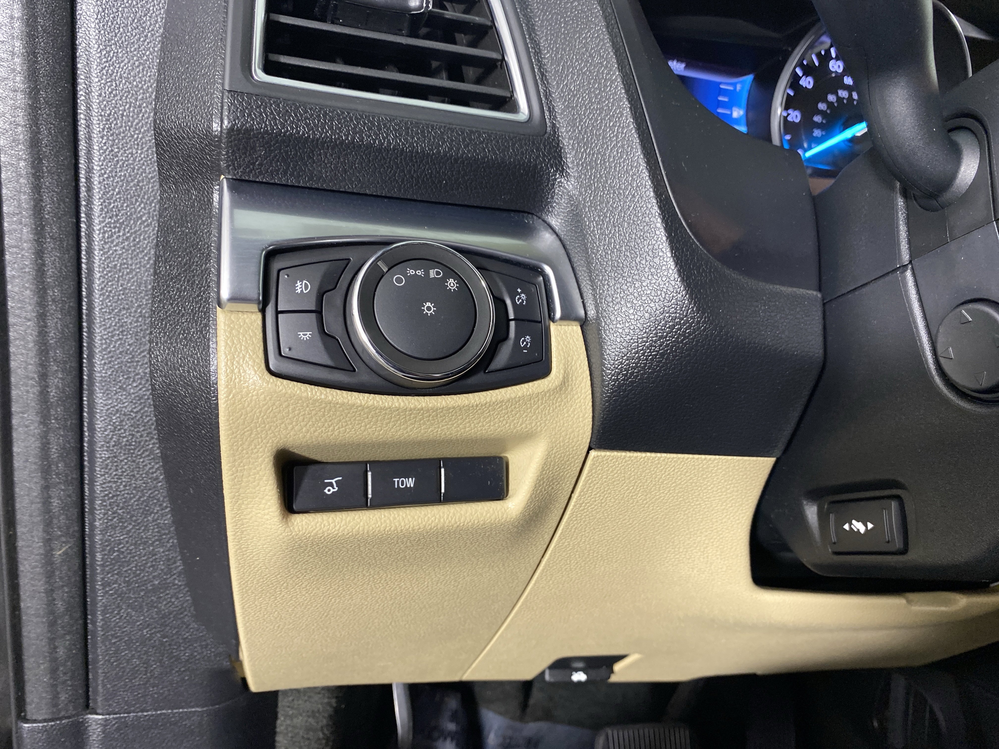 Used 2017 Ford Explorer Limited AWD/4WD image 25