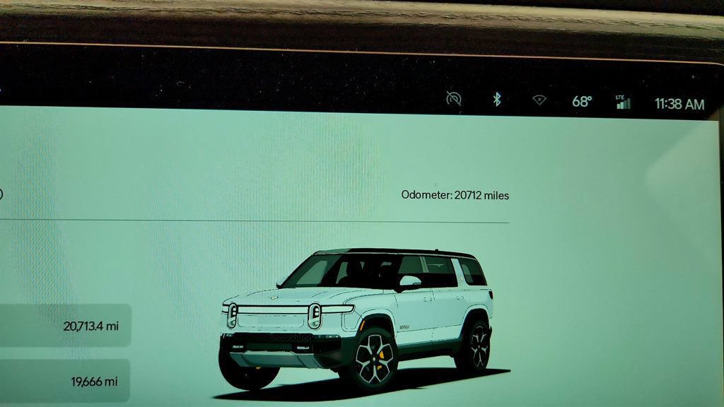 Used 2024 Rivian R1S Adventure AWD/4WD image 15