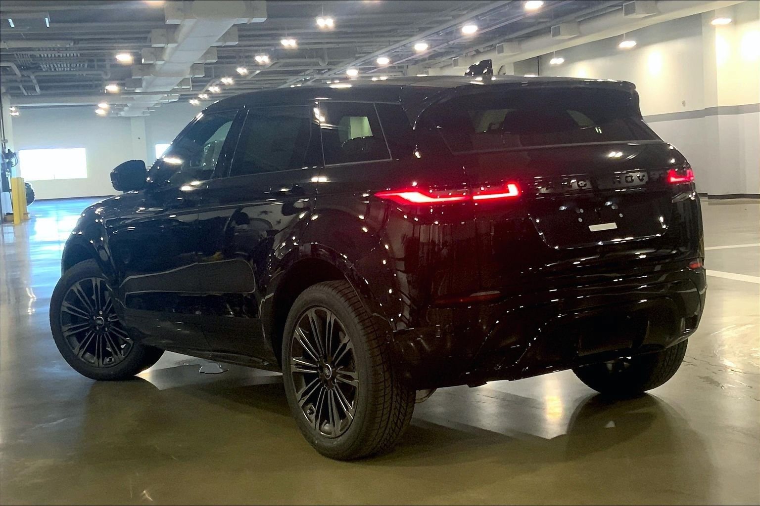 New 2026 Land Rover Range Rover Evoque Hoxton AWD/4WD image 12