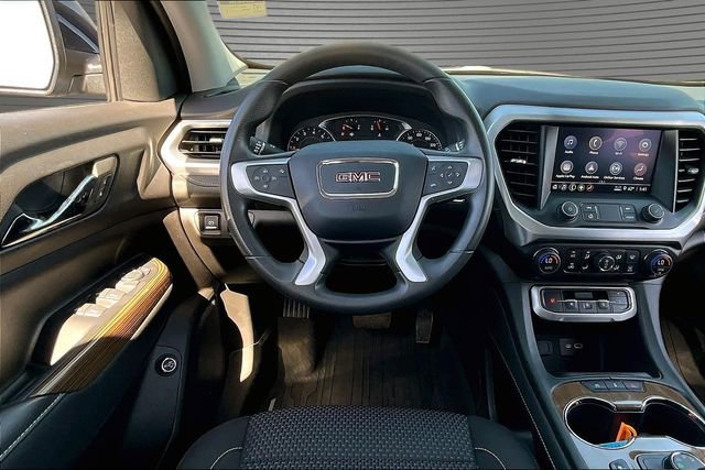 Used 2023 GMC Acadia SLE w/ Driver Convenience Package image 8
